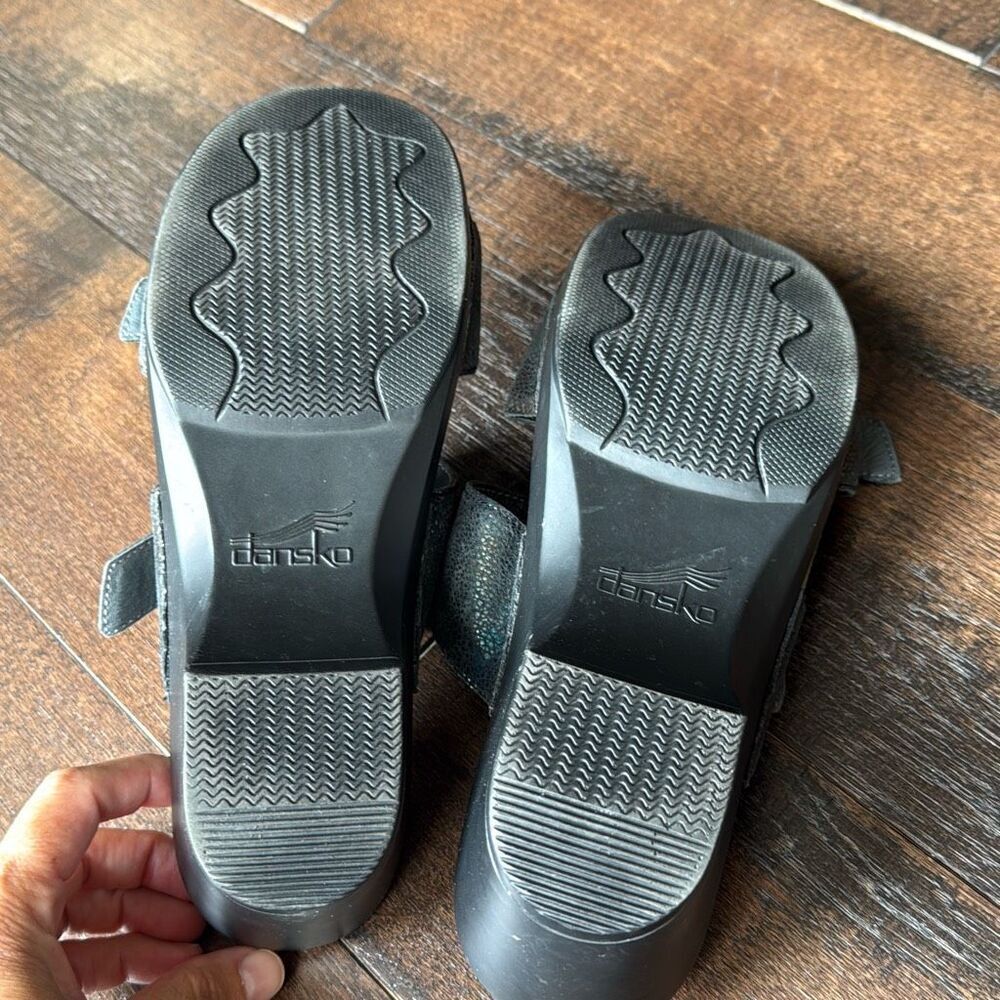 Dansko Sophie Metallic Python Wedge Sandal Women’… - image 7